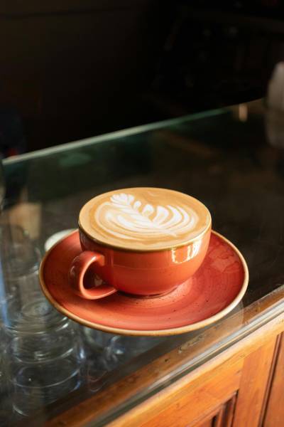 comment bien choisir un distributeur automatique de café pour une entreprise de Pessac, près de Bordeaux, en Gironde?